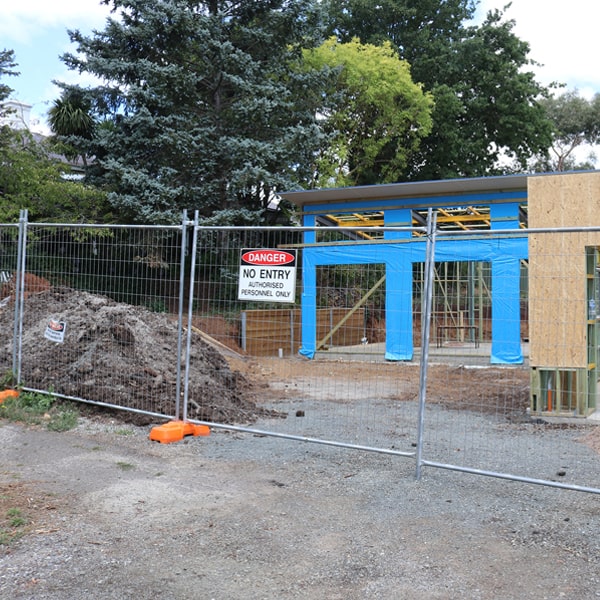 do you deliver and set up temporary fencing and what's the cost for these services in Lapel